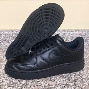 Nike Air Force One “Triple Black” / Size 7 / DD8959-001